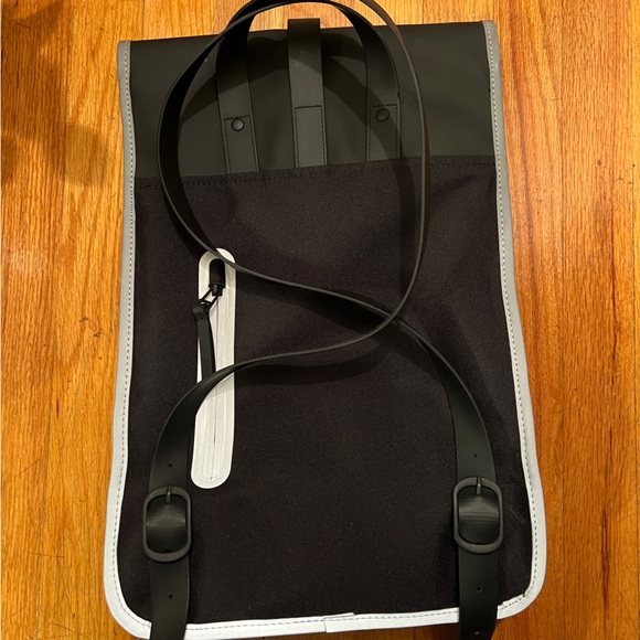 Rains backpack, like new - Picture 5 of 5